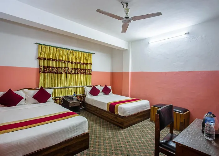 Oyo 810 Peace Golden Hotel *