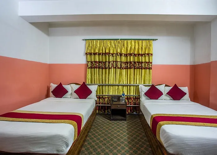 Oyo 810 Peace Golden Hotel *